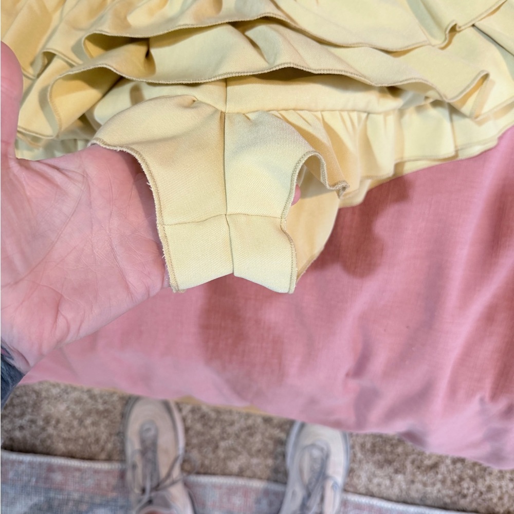 PrettyLittleThing Ivory Layered Ruffle Skorts - Picture 5 of 5